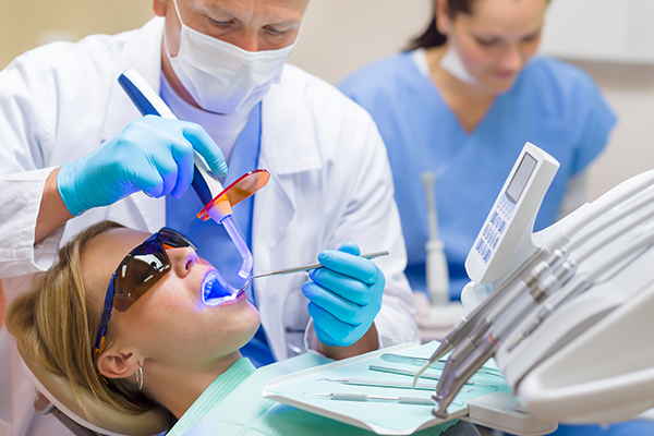 Sealants vs. Fillings: Understanding the Best Dental Solution for You