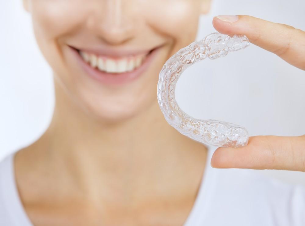 The Art of Straightening your Teeth: Discover the Magic of Invisalign
